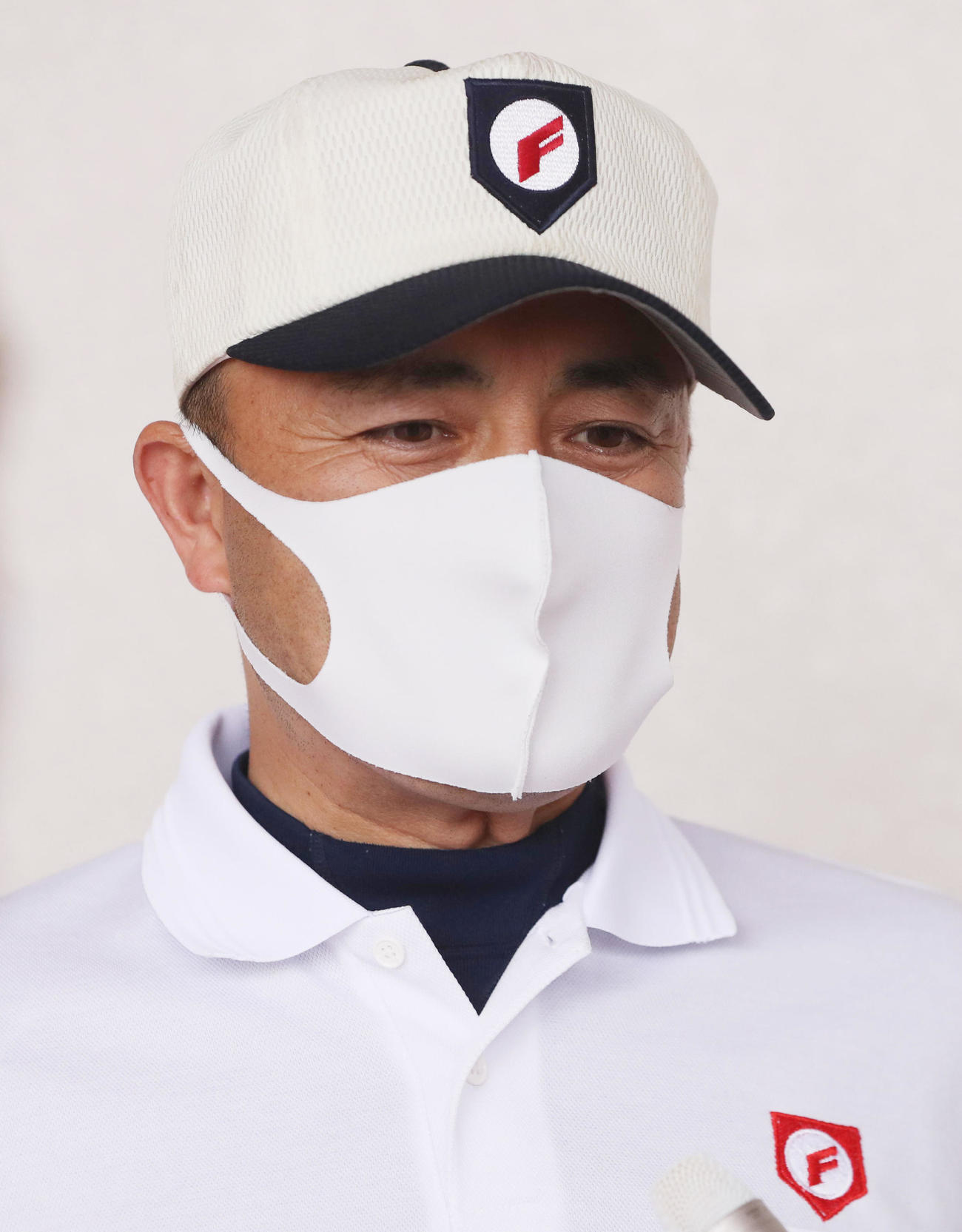 磐城対安積　試合後に報道陣に対応する前磐城監督の木村氏（撮影・野上伸悟）