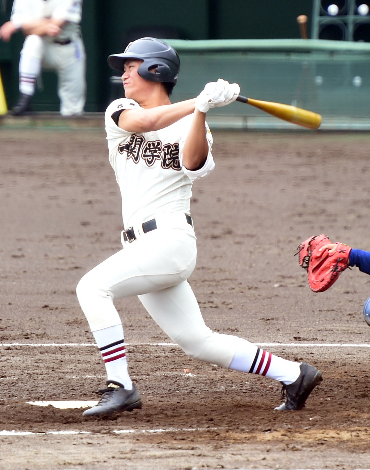一関学院対盛岡大付　3回表一関学院1死一、二塁、中前に先制打を放つ近江（撮影・山田愛斗）