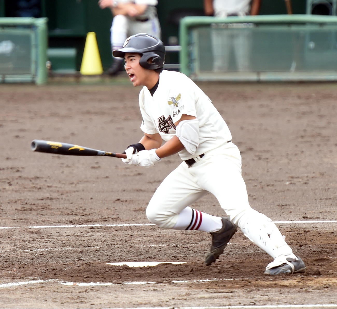 一関学院対盛岡大付　3回表一関学院1死二、三塁、適時内野安打を放つ坂本（撮影・山田愛斗）