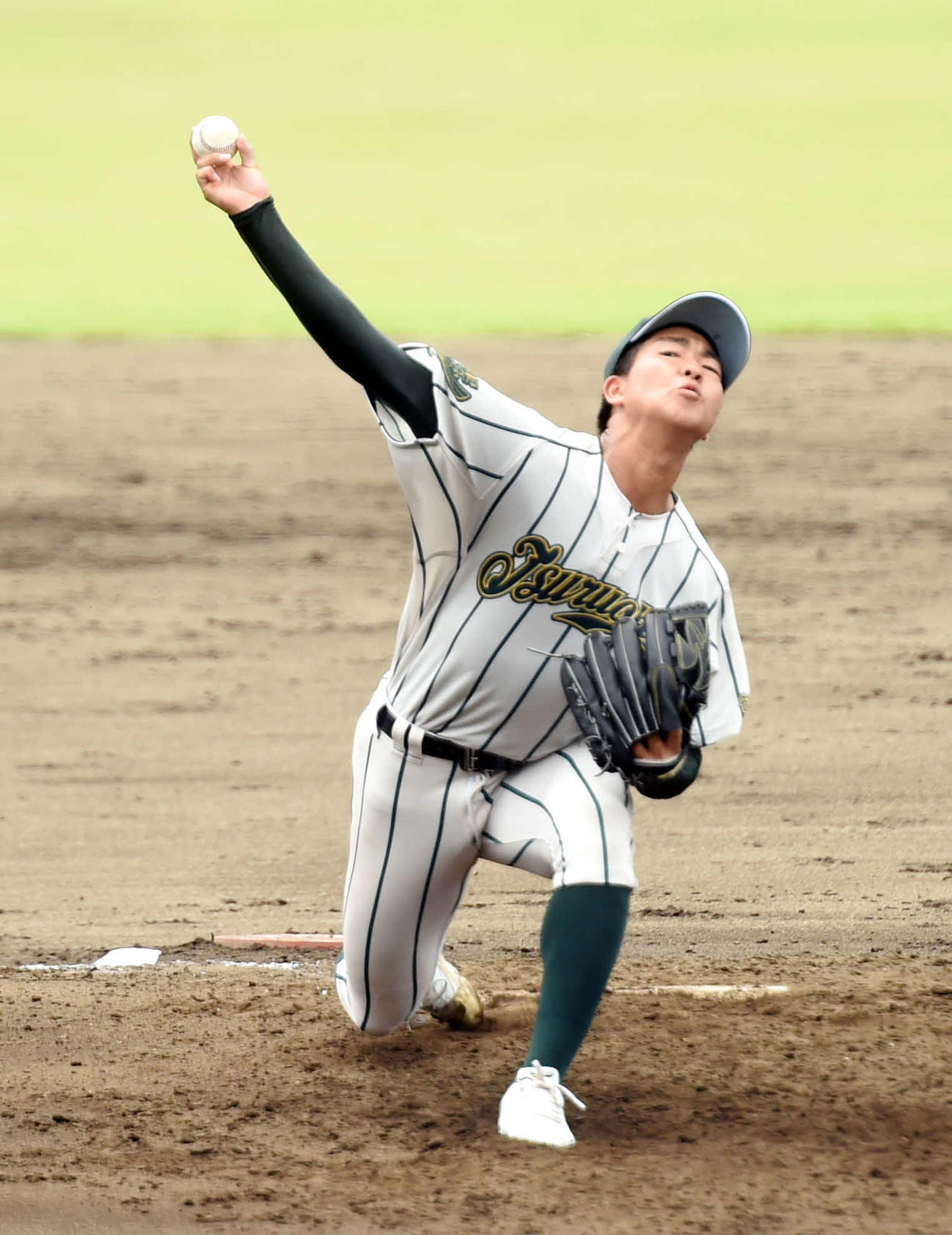 鶴岡東対山形中央　1失点完投した鶴岡東・太田（撮影・相沢孔志）