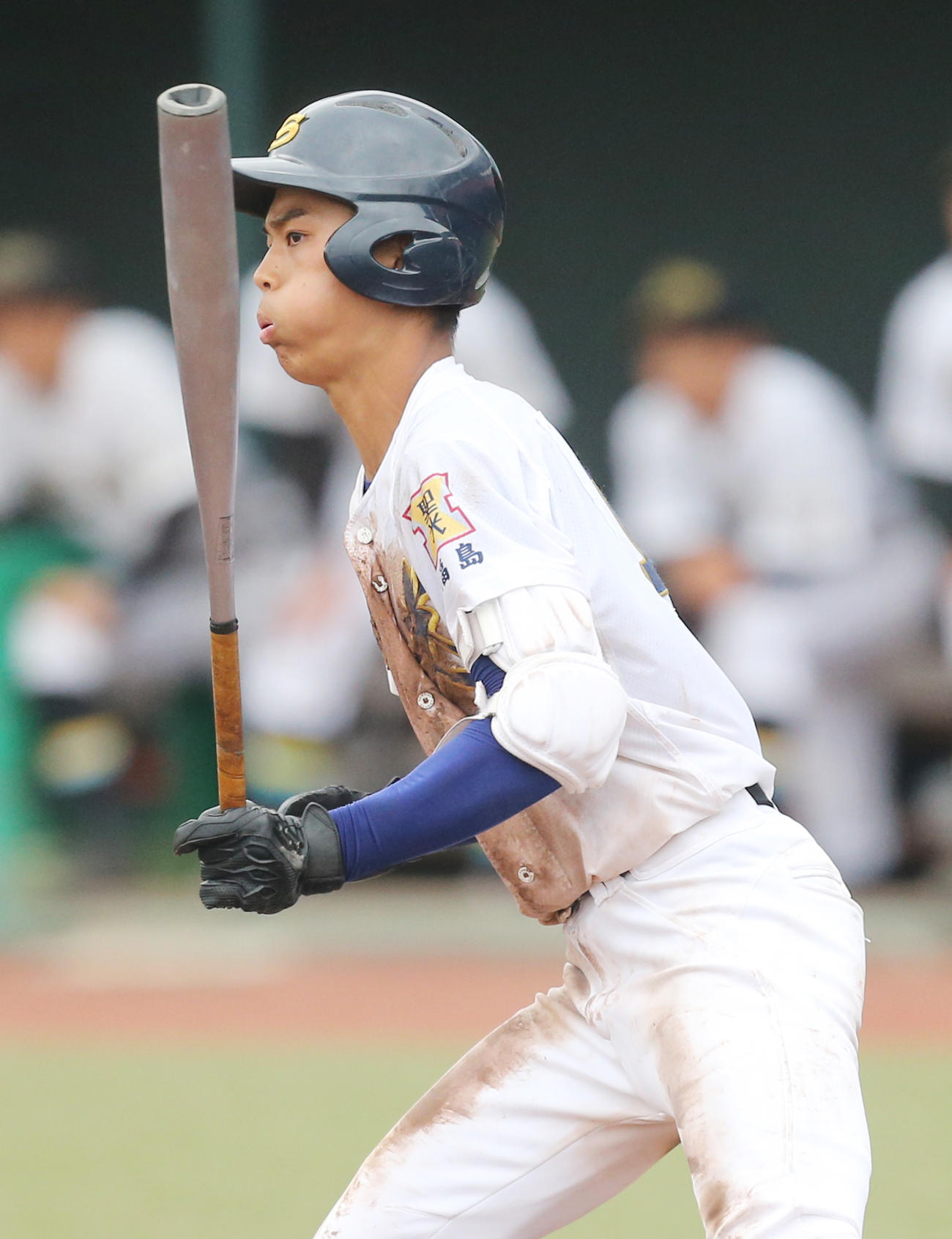 いわき光洋対聖光学院　5回裏聖光学院1死一、二塁、コールド勝ちを決める中前適時打を放つ坂本（撮影・野上伸悟）