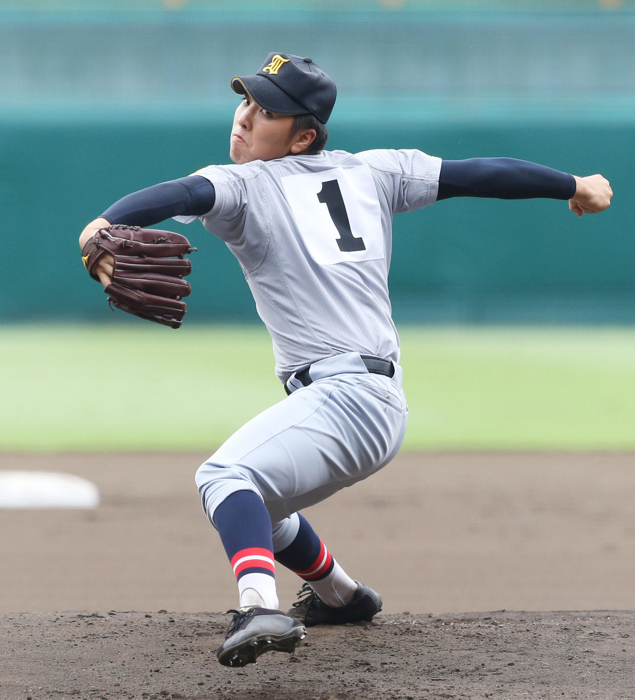 15年8月、早実戦で6安打完封勝利を挙げた仙台育英・佐藤世那