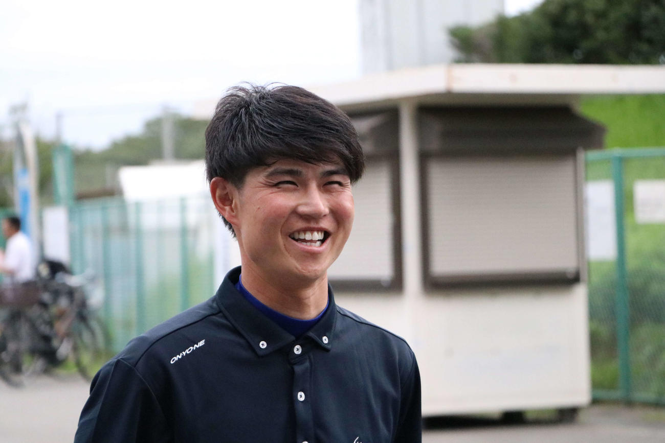 試合後後輩たちに語りかける大阪園芸・松川監督（撮影・南谷竜則）