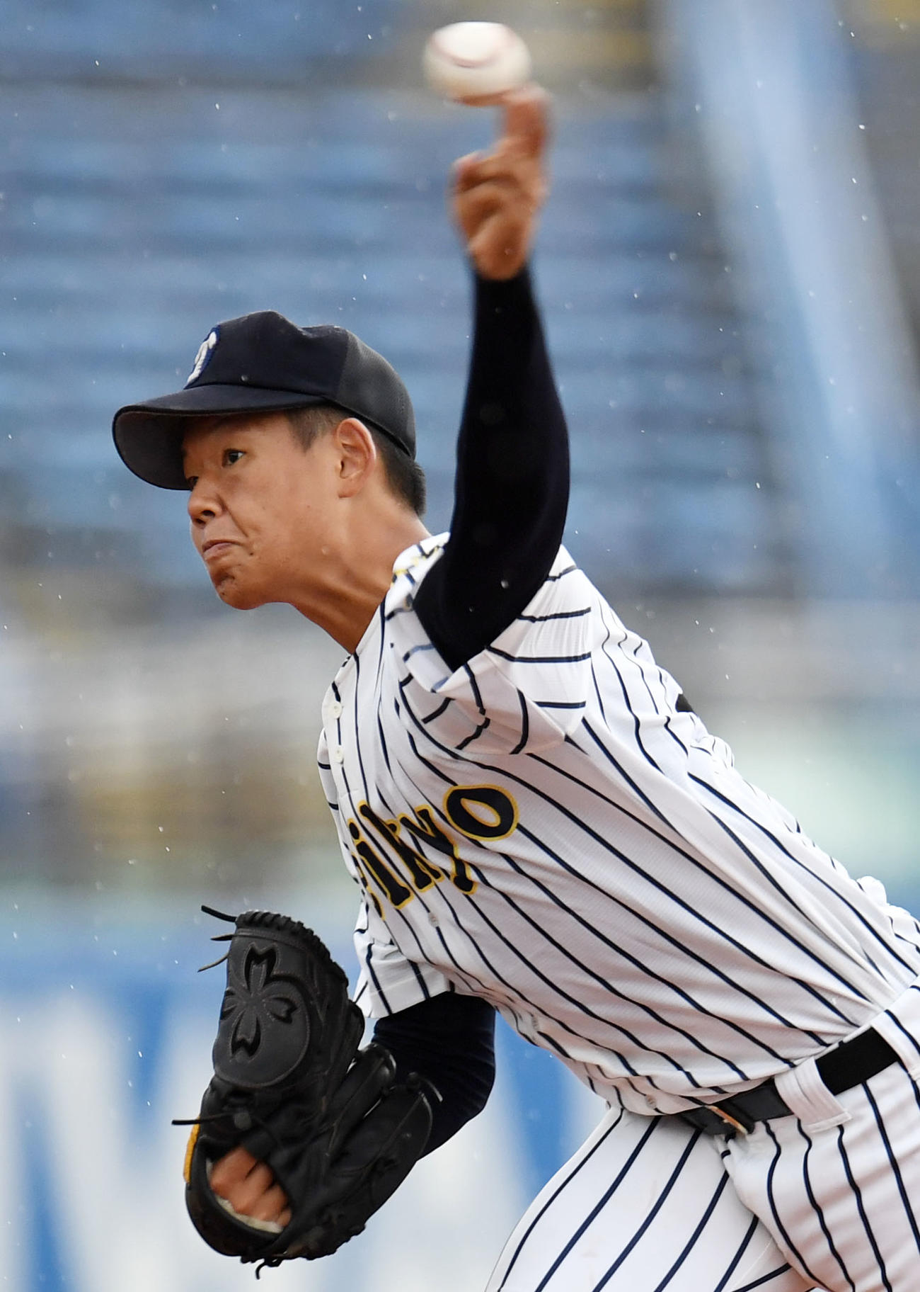 目黒学院対帝京　力投する帝京先発の田代（撮影・横山健太）