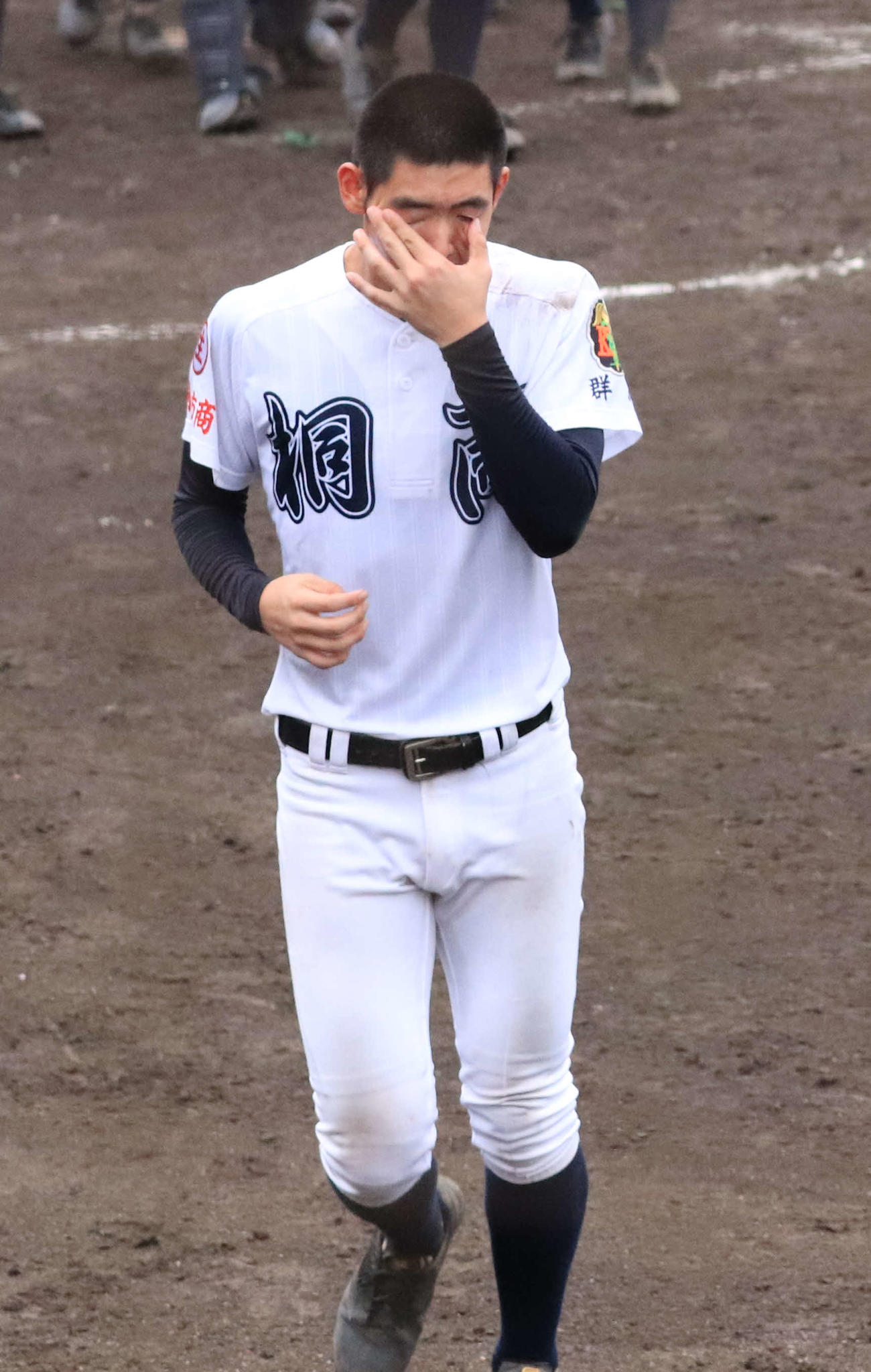 太田東対桐生商　劇的な同点満塁本塁打も1点差で敗れ涙を流す桐生商・古泉（撮影・小早川宗一郎）