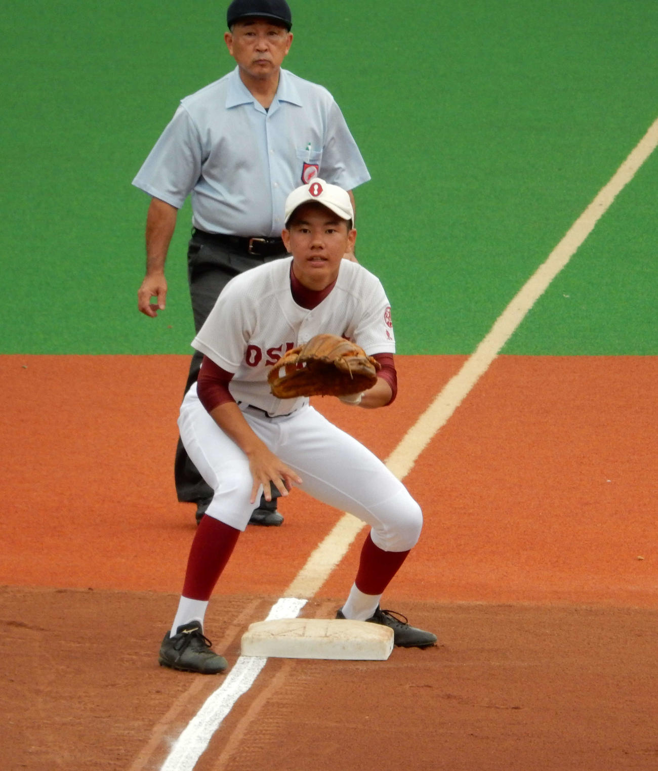 立志舎対大島　大島・藤井主将は終始大声を張り上げてナインを鼓舞した