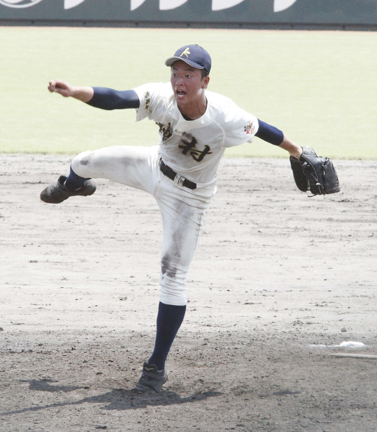 国分中央戦の9回途中から登板した神村学園・桑原秀侍（撮影・菊川光一）