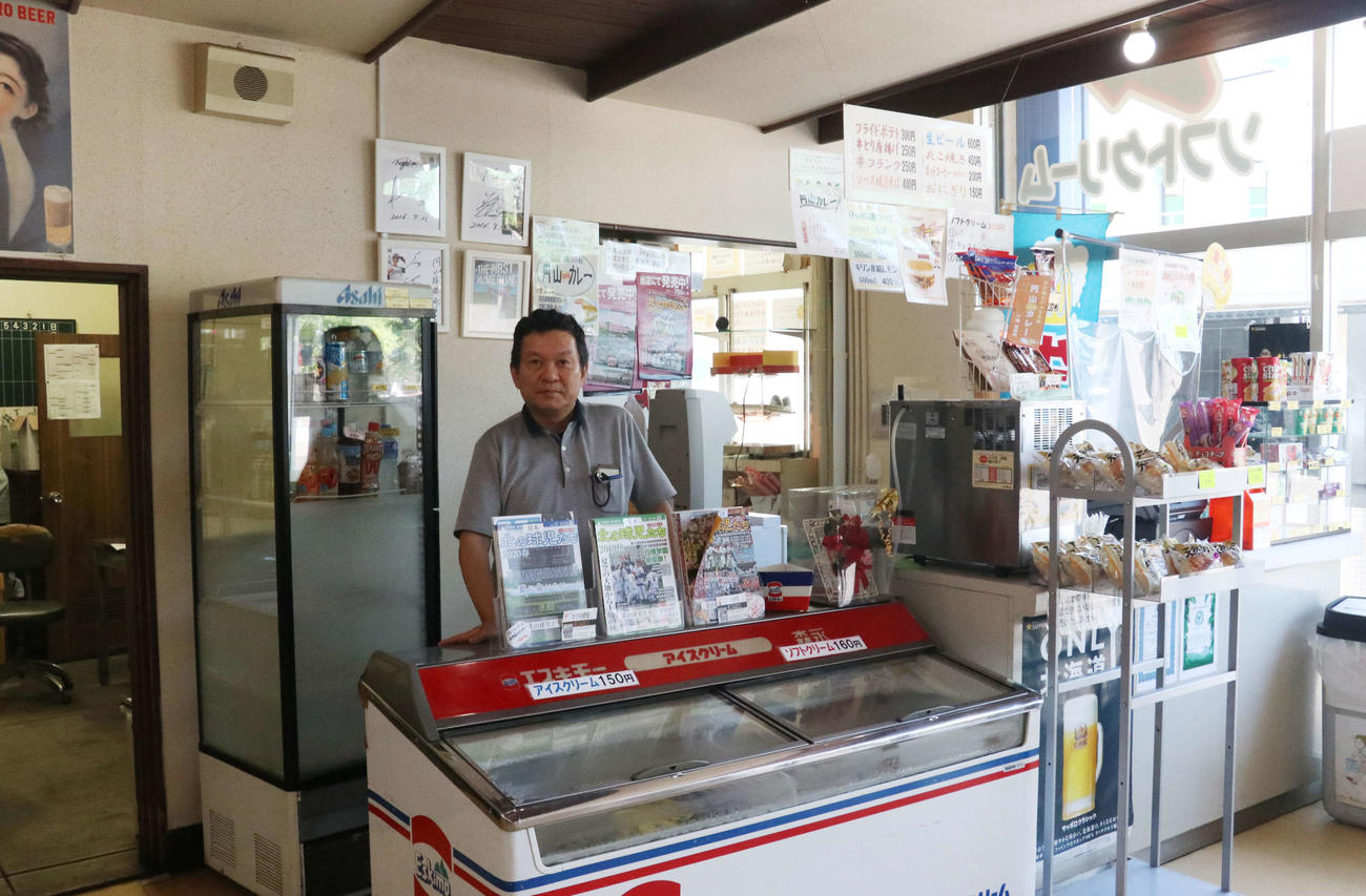 新会社を設立して円山球場食堂の味を守る店長の井上さん（撮影・浅水友輝）