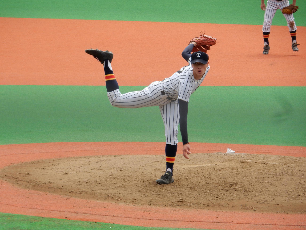 目白研心対帝京　帝京・植草は公式戦初登板ながら189センチの長身を利した投球で被安打3の完封勝ち