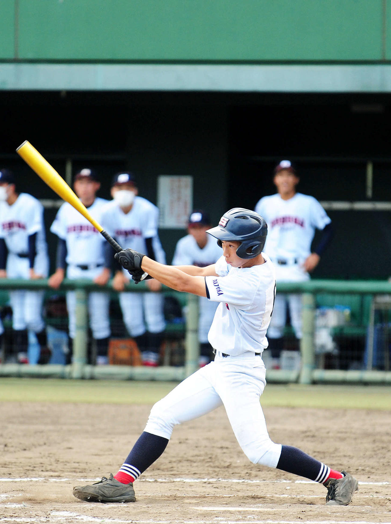 延長8回無死満塁でサヨナラ打を放つ駿河総合の小林内野手
