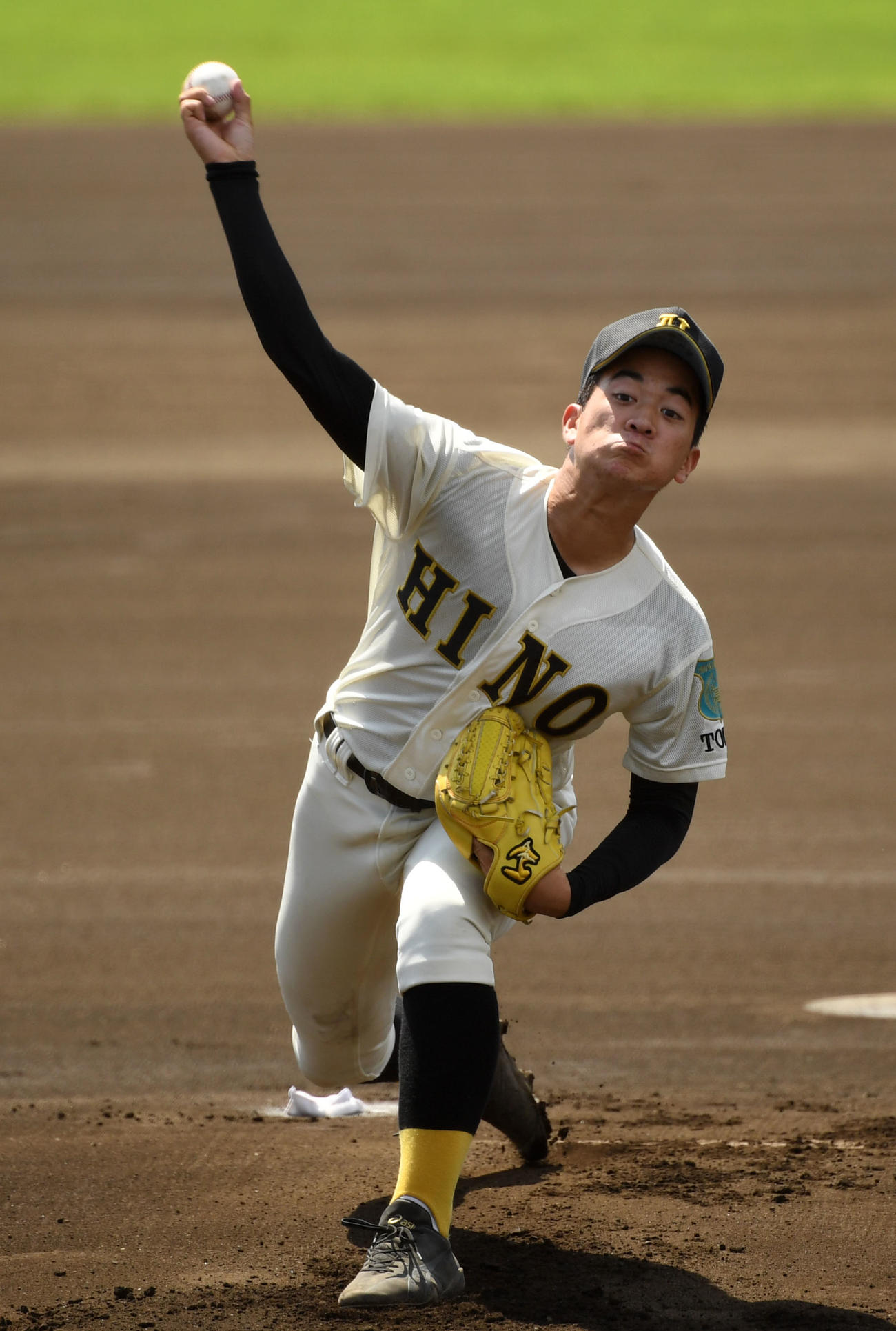 国士舘体日野　力投する日野先発の小畑（撮影・横山健太）