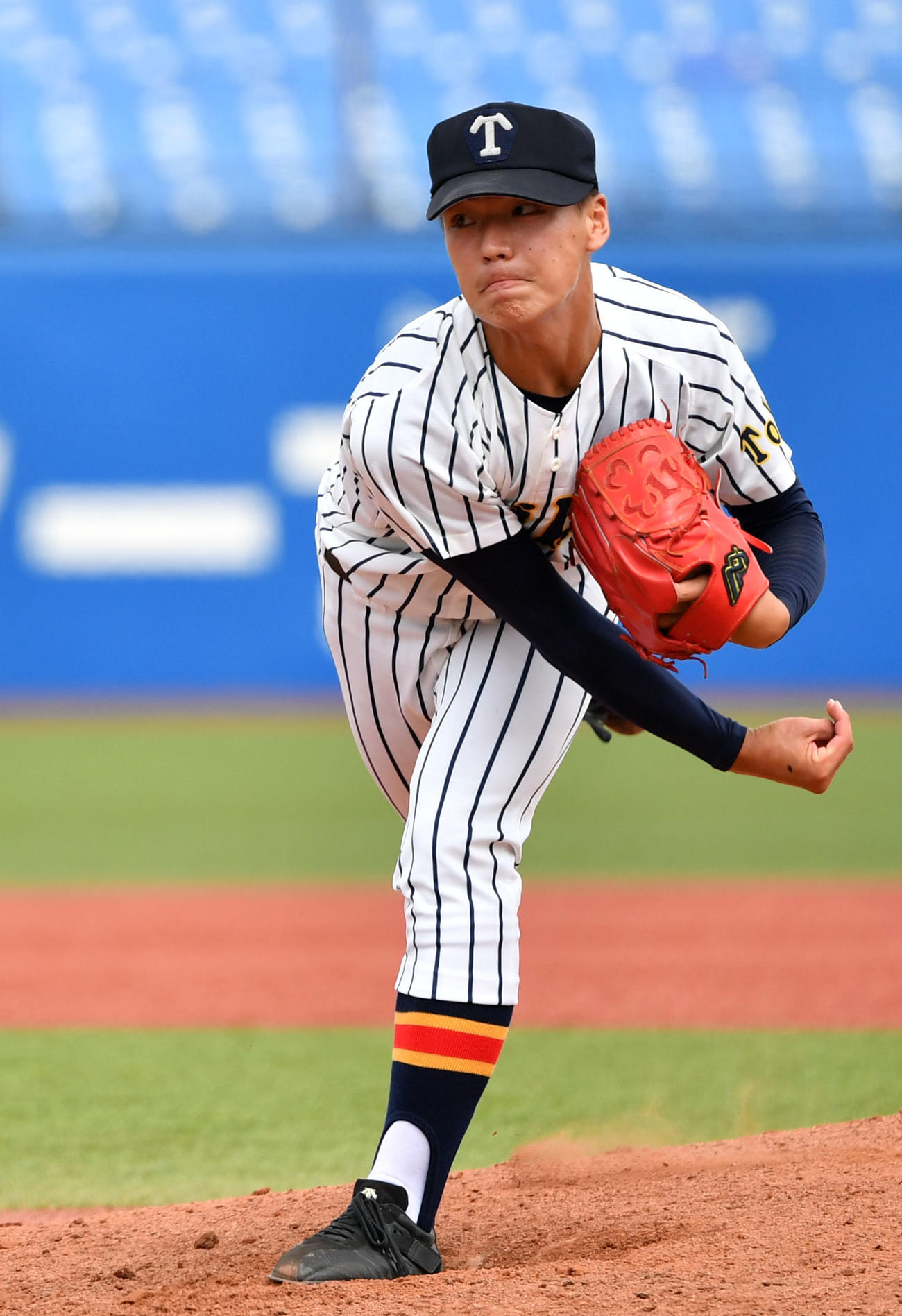 成城対帝京　2番手で登板した帝京・柳沼（撮影・横山健太）