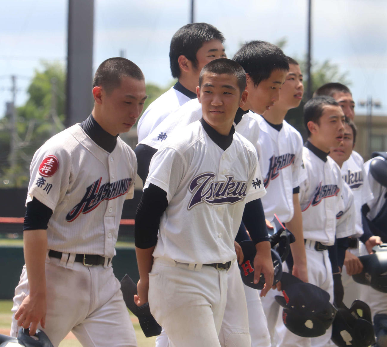 武相対津久井・橋本　試合に敗れあいさつをする津久井・橋本ナイン