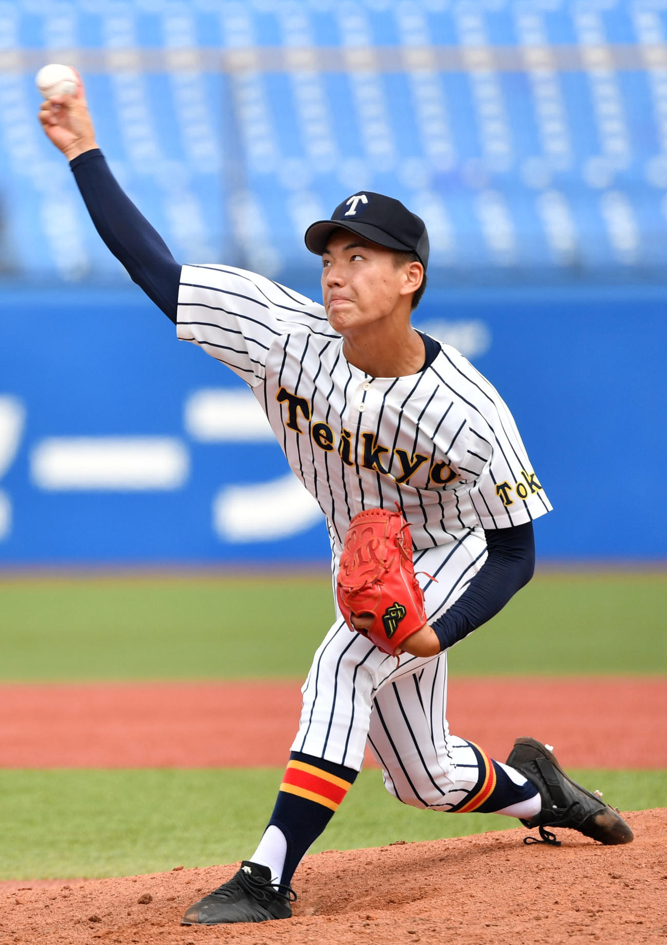 成城対帝京　2番手で登板した帝京・柳沼（撮影・横山健太）