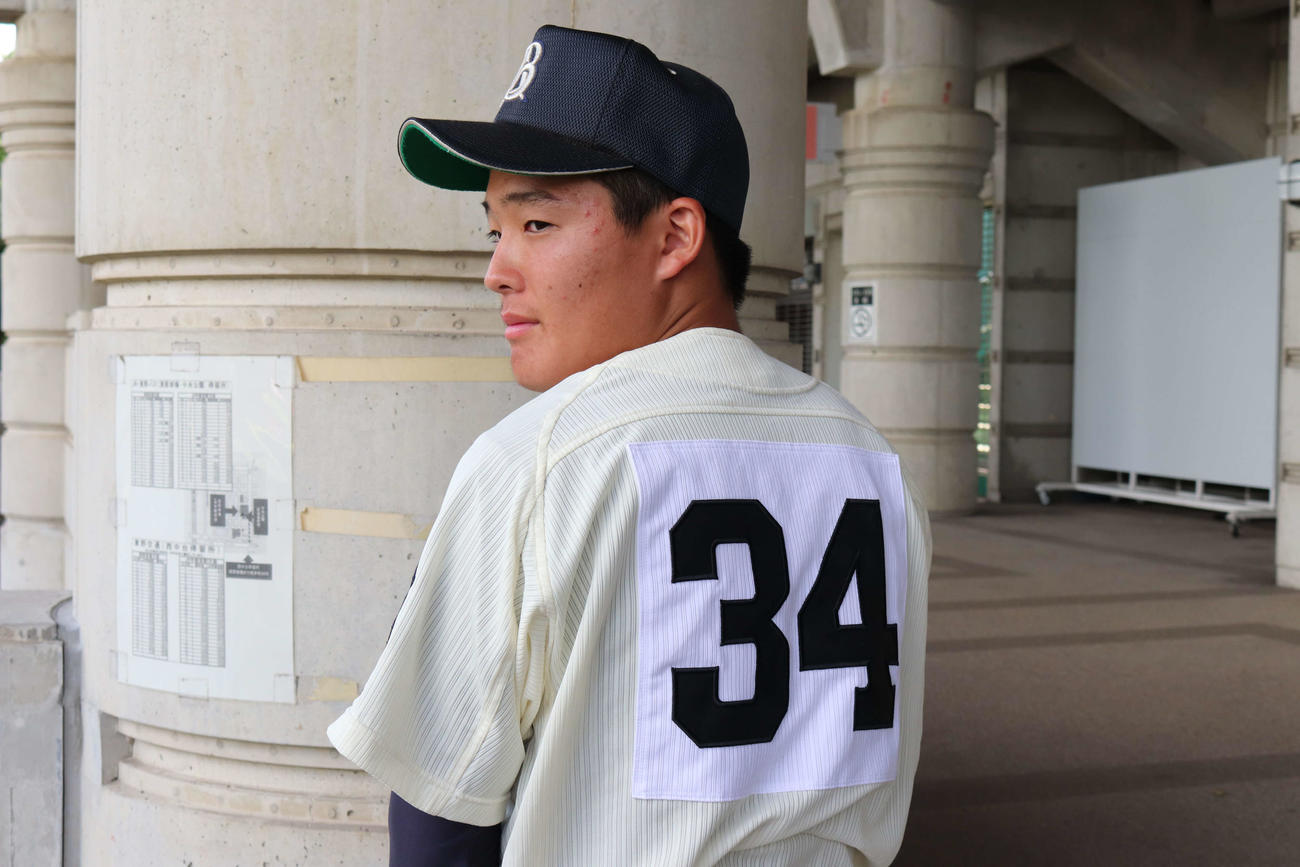 文星芸大付・背番号34の4番伴（撮影・沢田直人）