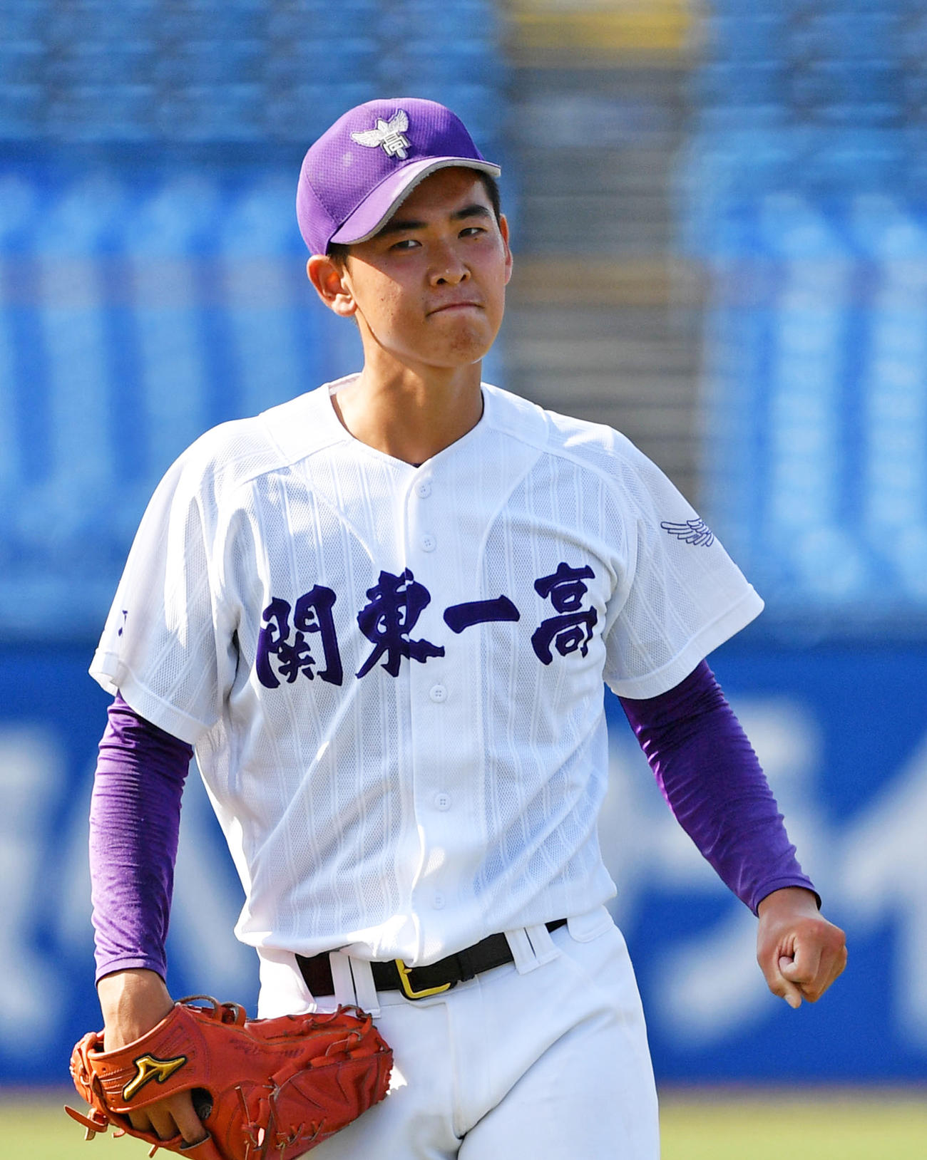 立正大立正を完封で下し、拳を力強く握る関東第一・今村（撮影・横山健太）