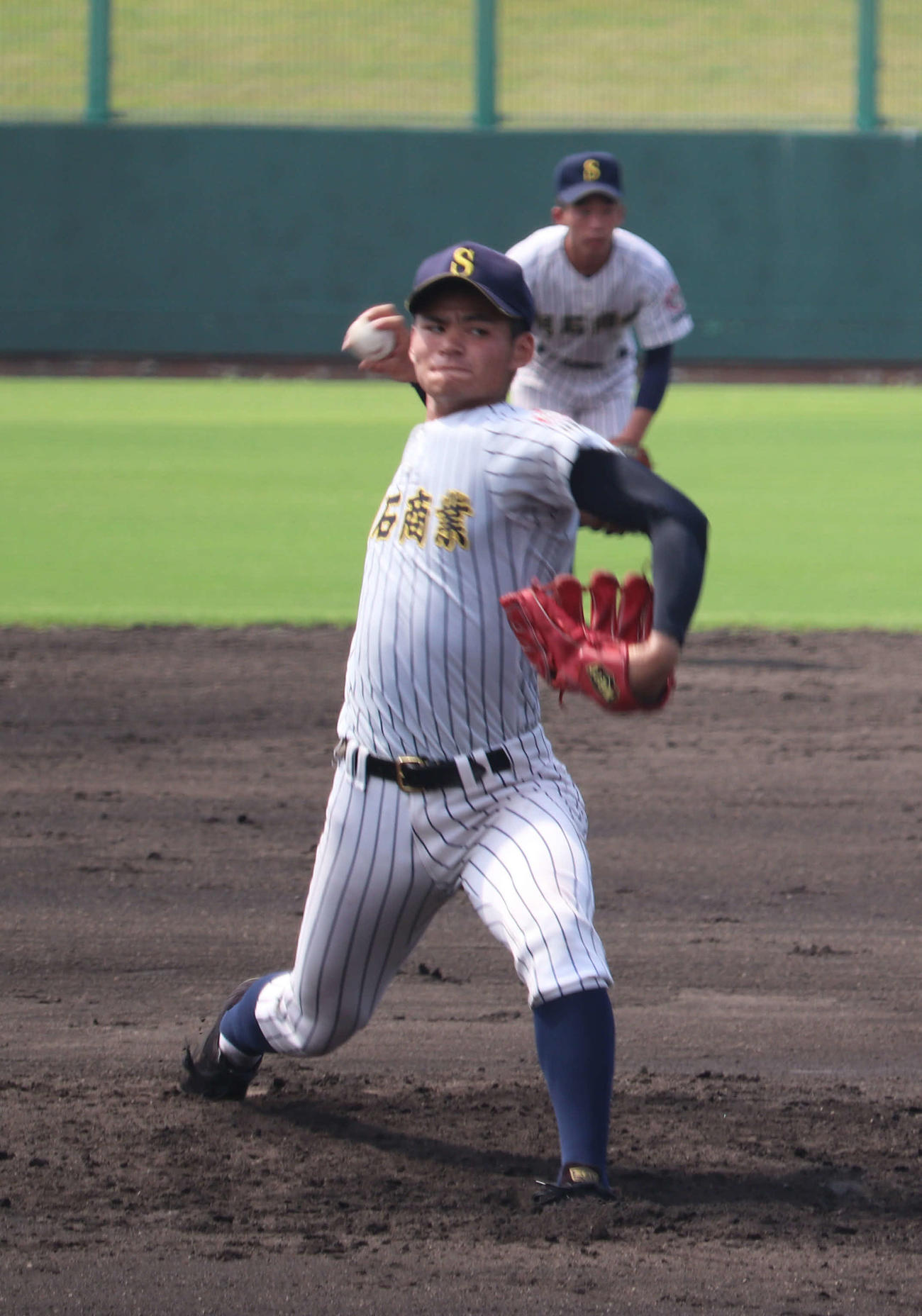 明石商対加古川東　先発した明石商・中森は無失点に抑える