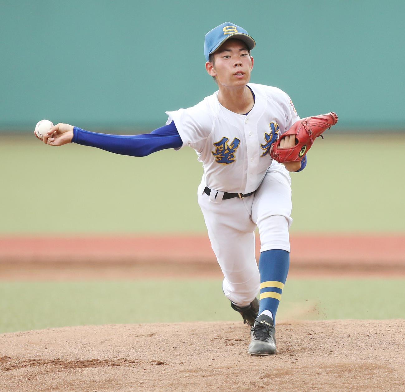 磐城対聖光学院　力投する聖光学院・舘池（撮影・野上伸悟）