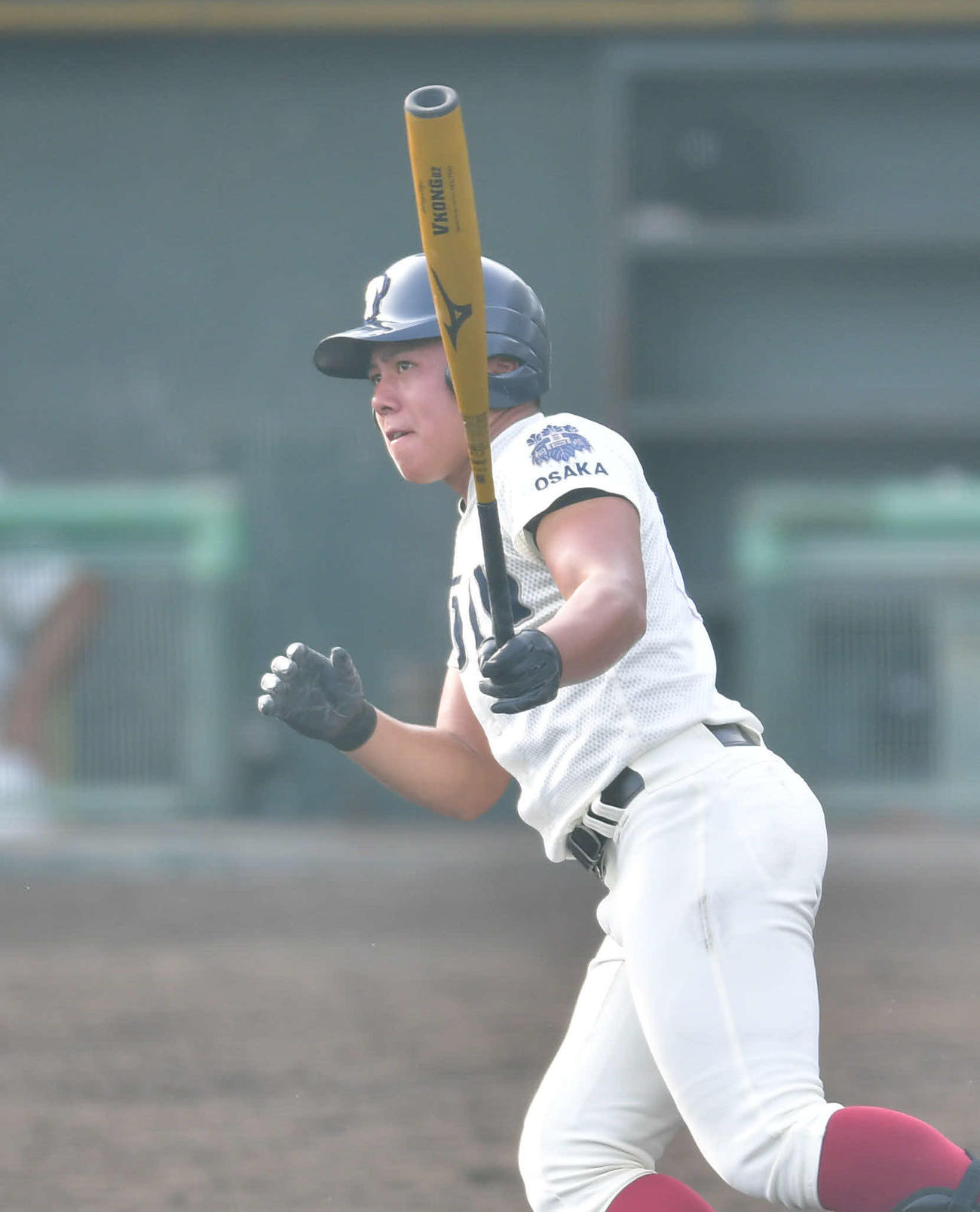 大阪桐蔭対高槻　2回表大阪桐蔭無死、池田陵真は左越えソロ本塁打を放つ（撮影・岩下翔太）