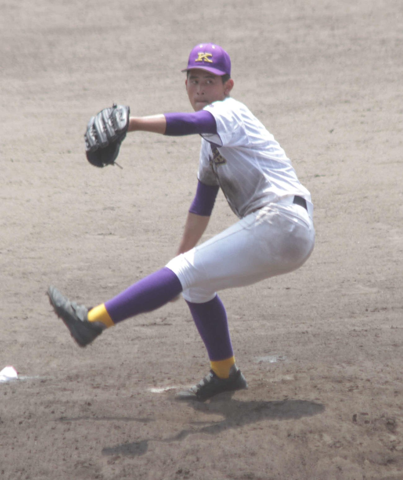 龍谷戦の8回、無死満塁のピンチを抑えるなど快投を見せた敬徳・太田透天（撮影・酒井俊作）