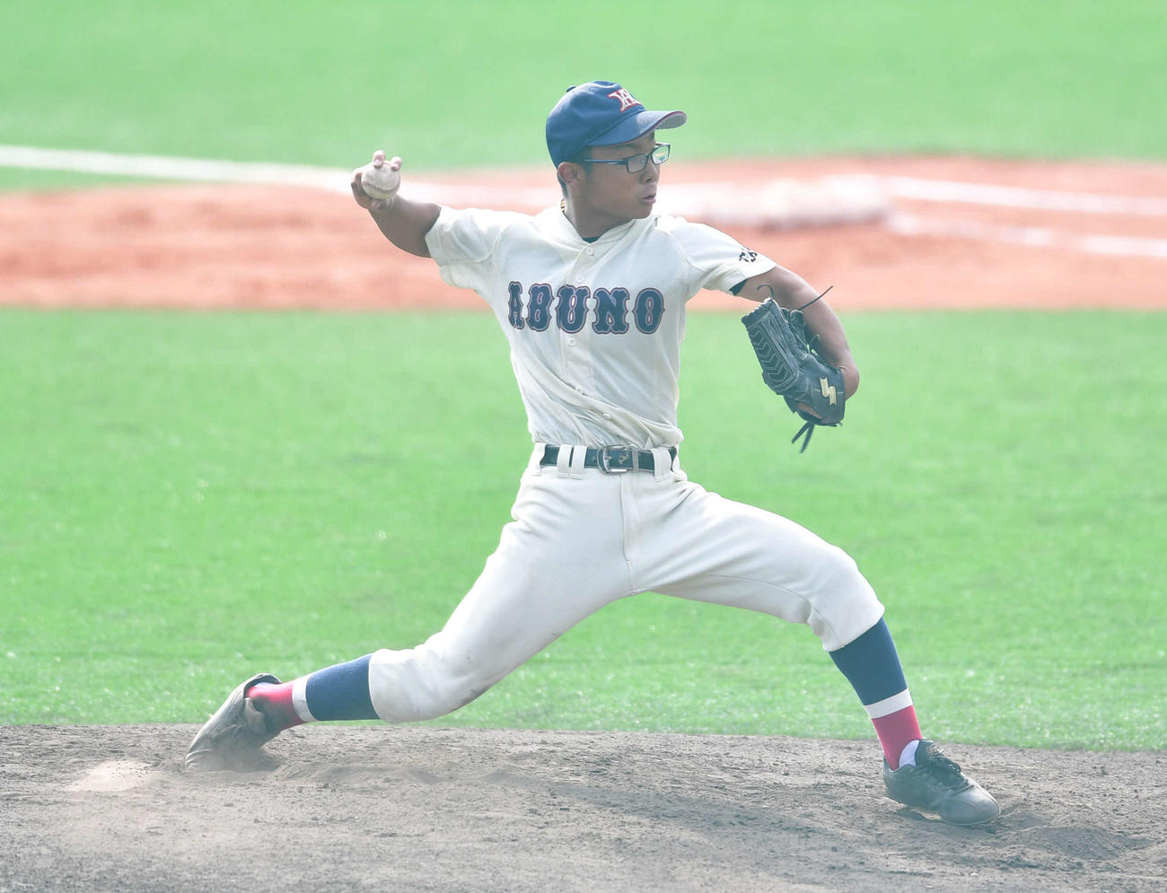履正社に先発した阿武野・岡由哉（撮影・岩下翔太）