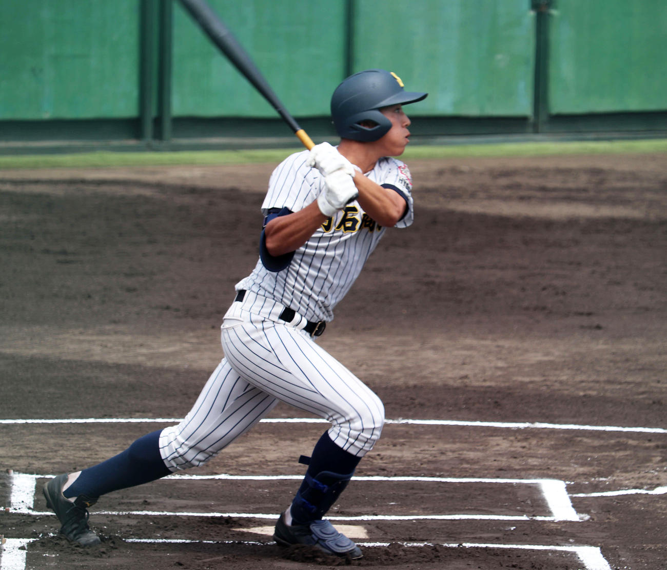 小野戦の1回、右越え二塁打で出塁し先制の生還を果たした明石商・来田涼斗（撮影・望月千草）