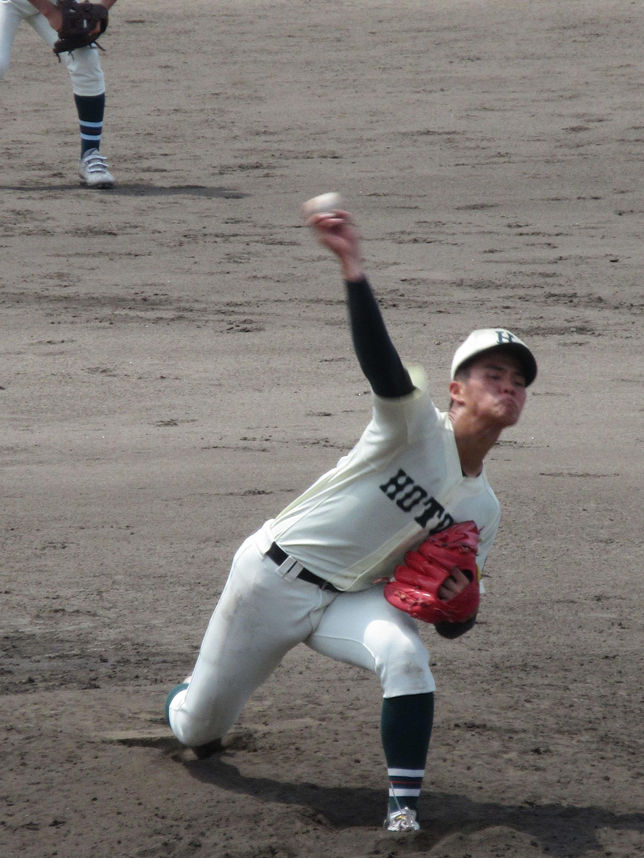 報徳学園対西宮今津、先発で6回を6安打1失点に抑えた報徳学園の右腕・坂口翔颯（撮影・加藤裕一）