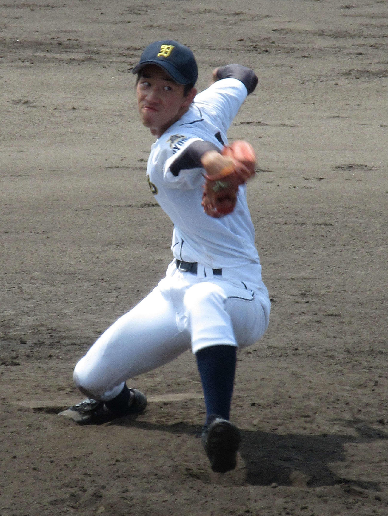 報徳学園対西宮今津　報徳学園の強打を5回まで1失点に封じた西宮今津のエース園田気合（撮影・加藤裕一）