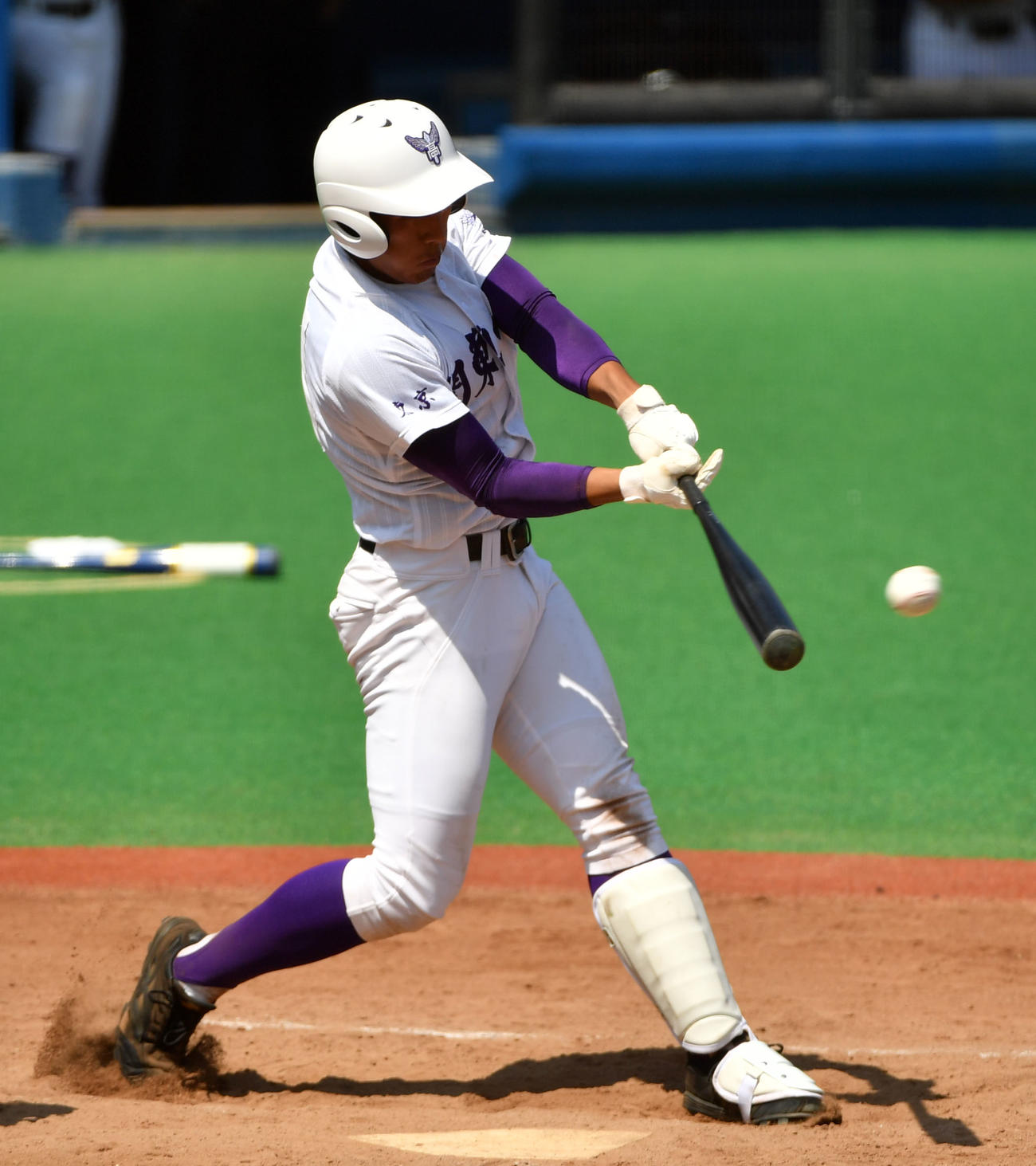 大森学園対関東第一　3回裏関東第一2死一、三塁、左前適時打を放つ町田（撮影・横山健太）
