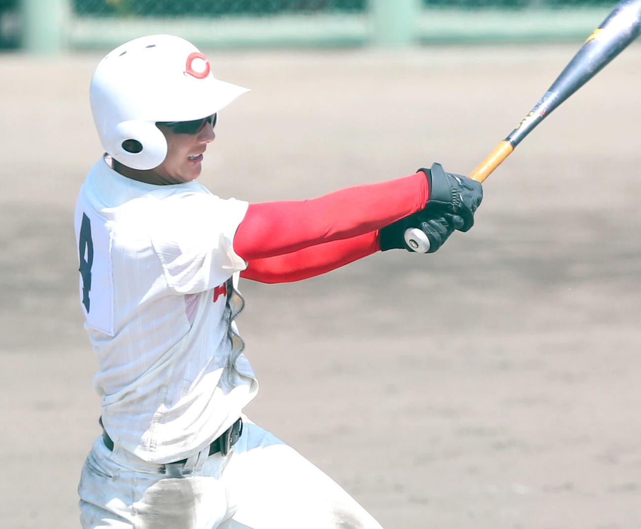 初芝橋本対智弁和歌山　5回裏智弁和歌山2死一、二塁、綾原は左越え3点本塁打を放つ（撮影・上山淳一）