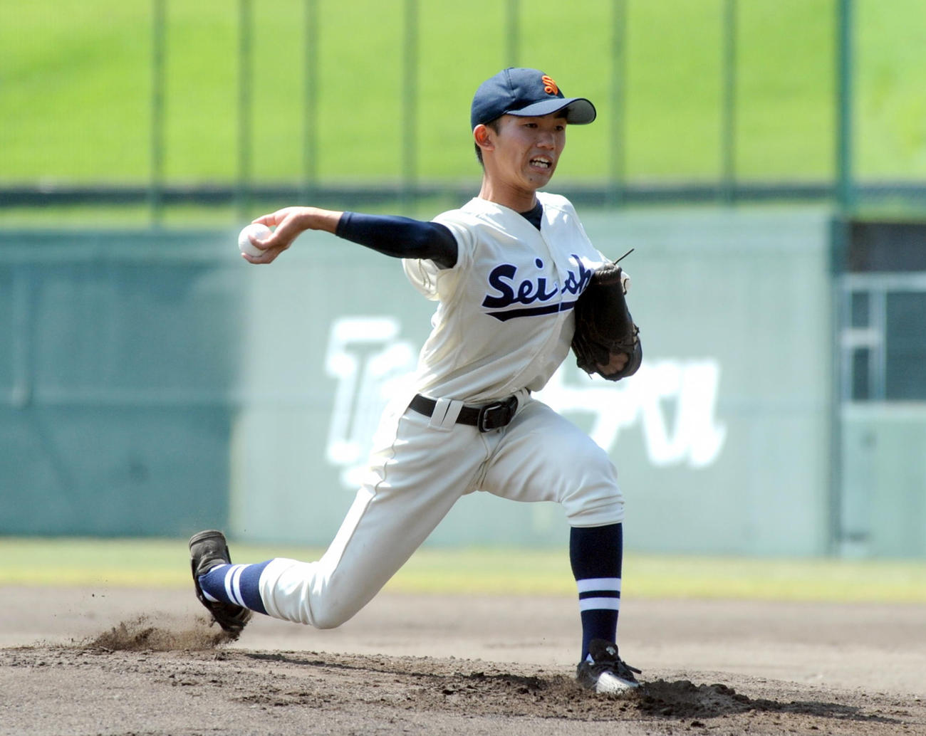 9回2安打完封でチームを優勝へ導いた静岡商の高田