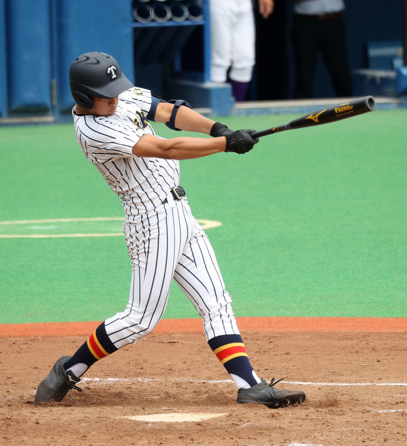 関東第一対帝京　3回裏帝京2死一、二塁、加田は左越え適時二塁打を放つ（撮影・鈴木正人）