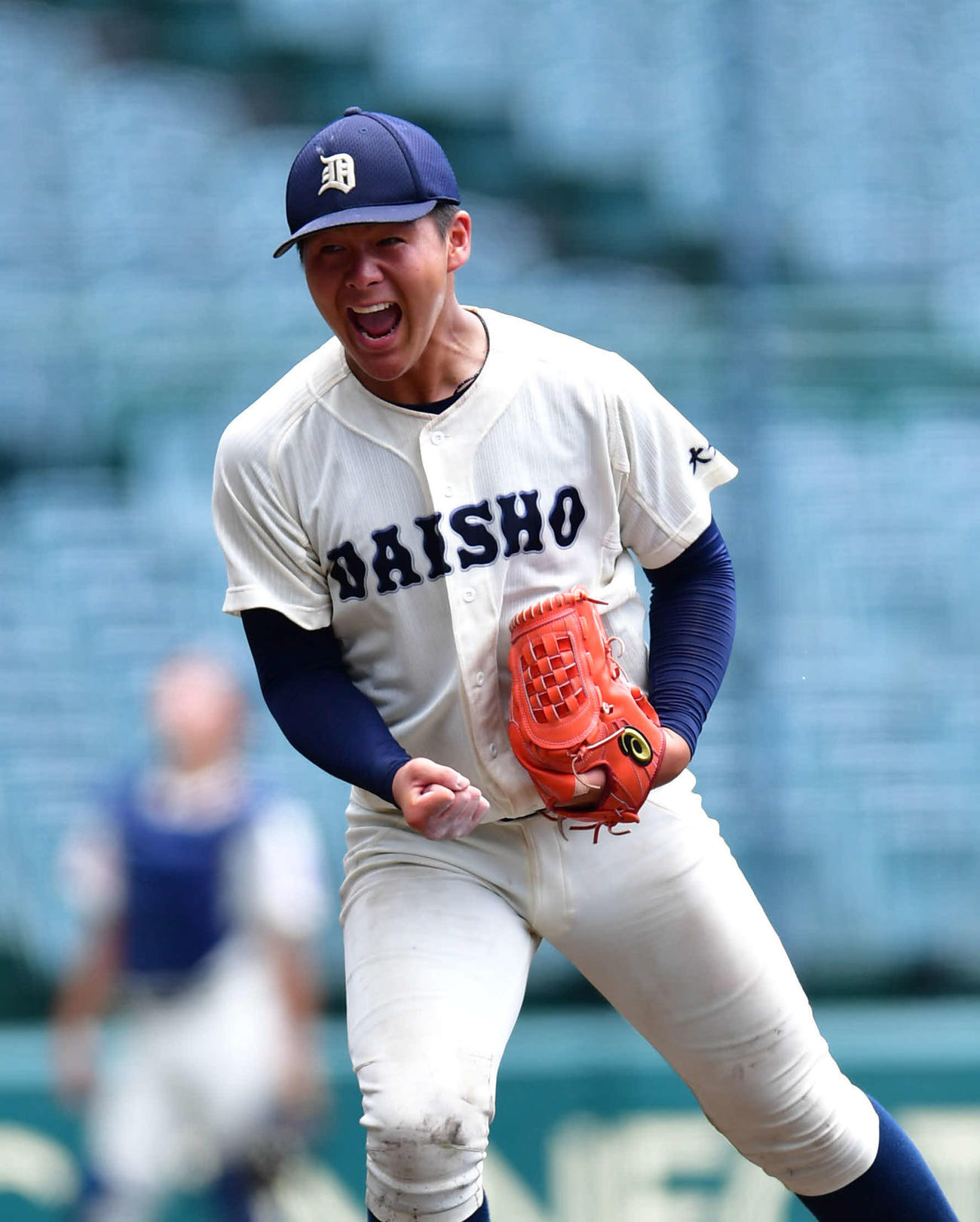 大分商対花咲徳栄　6回裏花咲徳栄2死二塁、南大輔を見逃し三振に抑え、力強くほえる大分商・川瀬堅斗（撮影・岩下翔太）