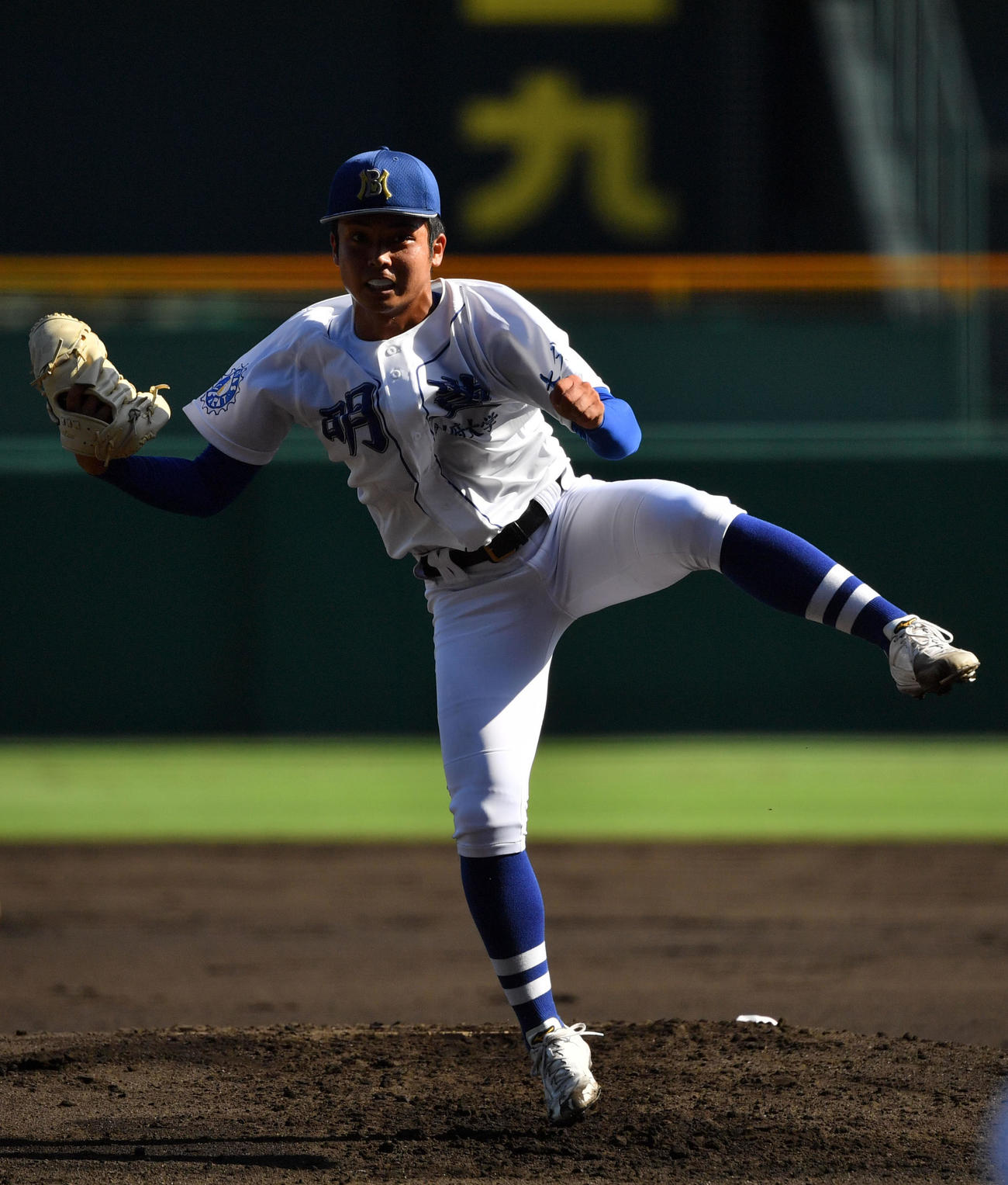明豊対県岐阜商　力投する明豊先発の若杉（撮影・横山健太）