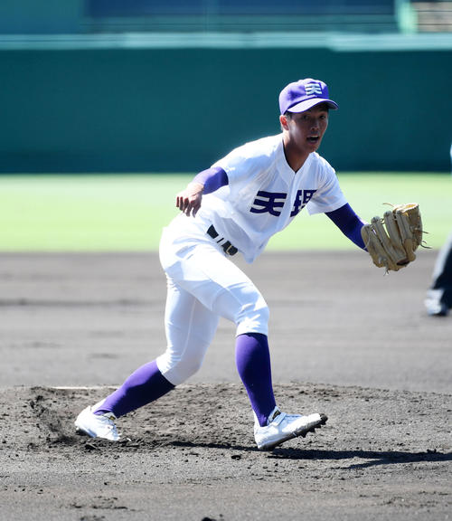 広島新庄対天理 力投する天理の庭野(撮影・前岡正明)