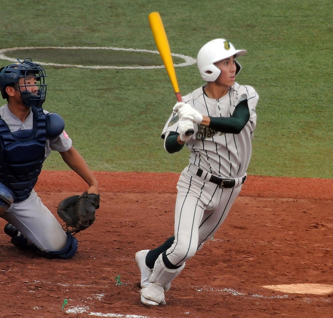鶴岡東対青森山田　7回表、鶴岡東2死一右翼越え塁。1番山路が公式戦初の右翼越え2ランを放つ。捕手新井山