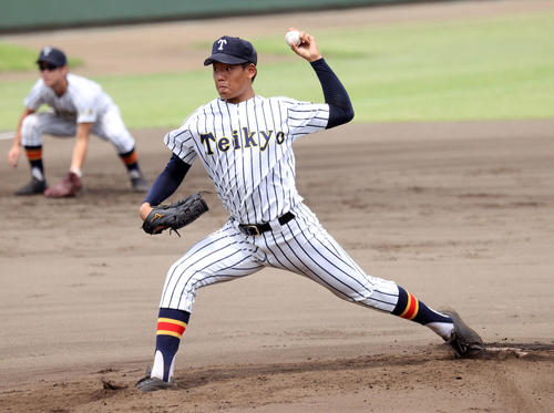 帝京対東海大菅生 先発し力投する帝京・田代(撮影・鈴木正人)