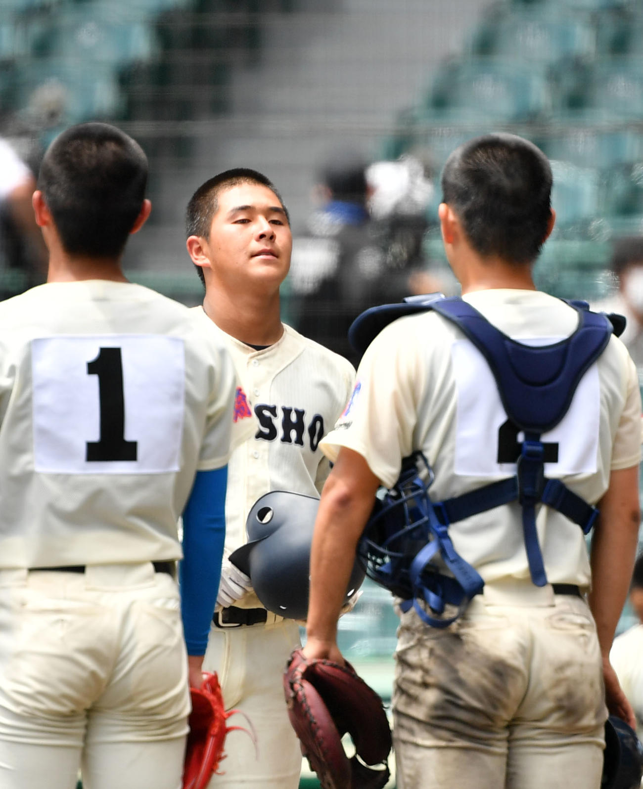 大分商対花咲徳栄　試合に敗れ肩を落とす大分商・川瀬（撮影・横山健太）