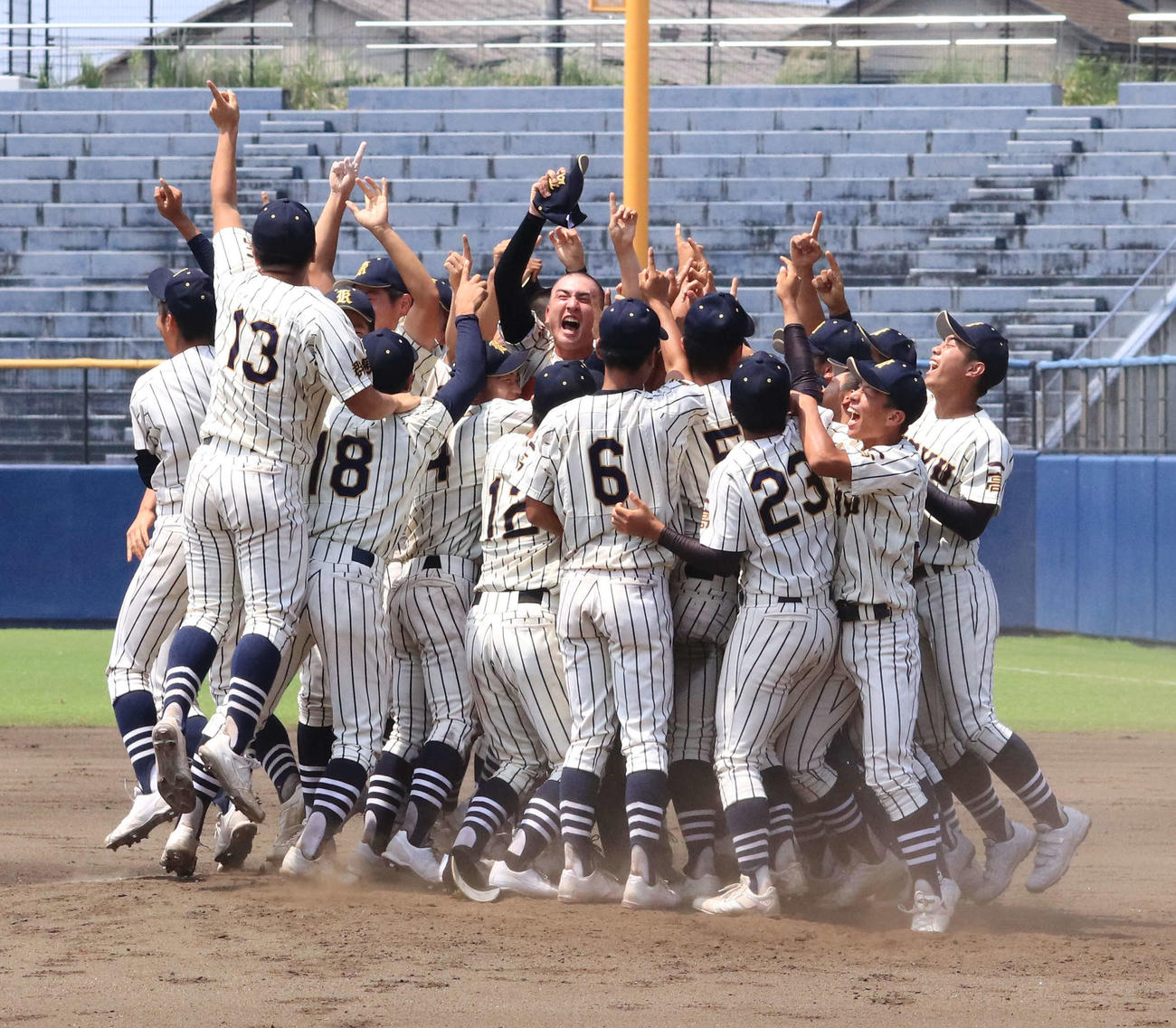 高崎健康福祉大高崎対桐生第一　優勝を決めて喜ぶ桐生第一の選手たち（撮影・小早川宗一郎）