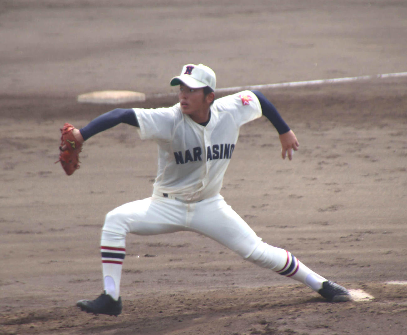 市船橋対習志野　先発し3回を投げ12安打8失点した習志野・エース山内（撮影・保坂淑子）