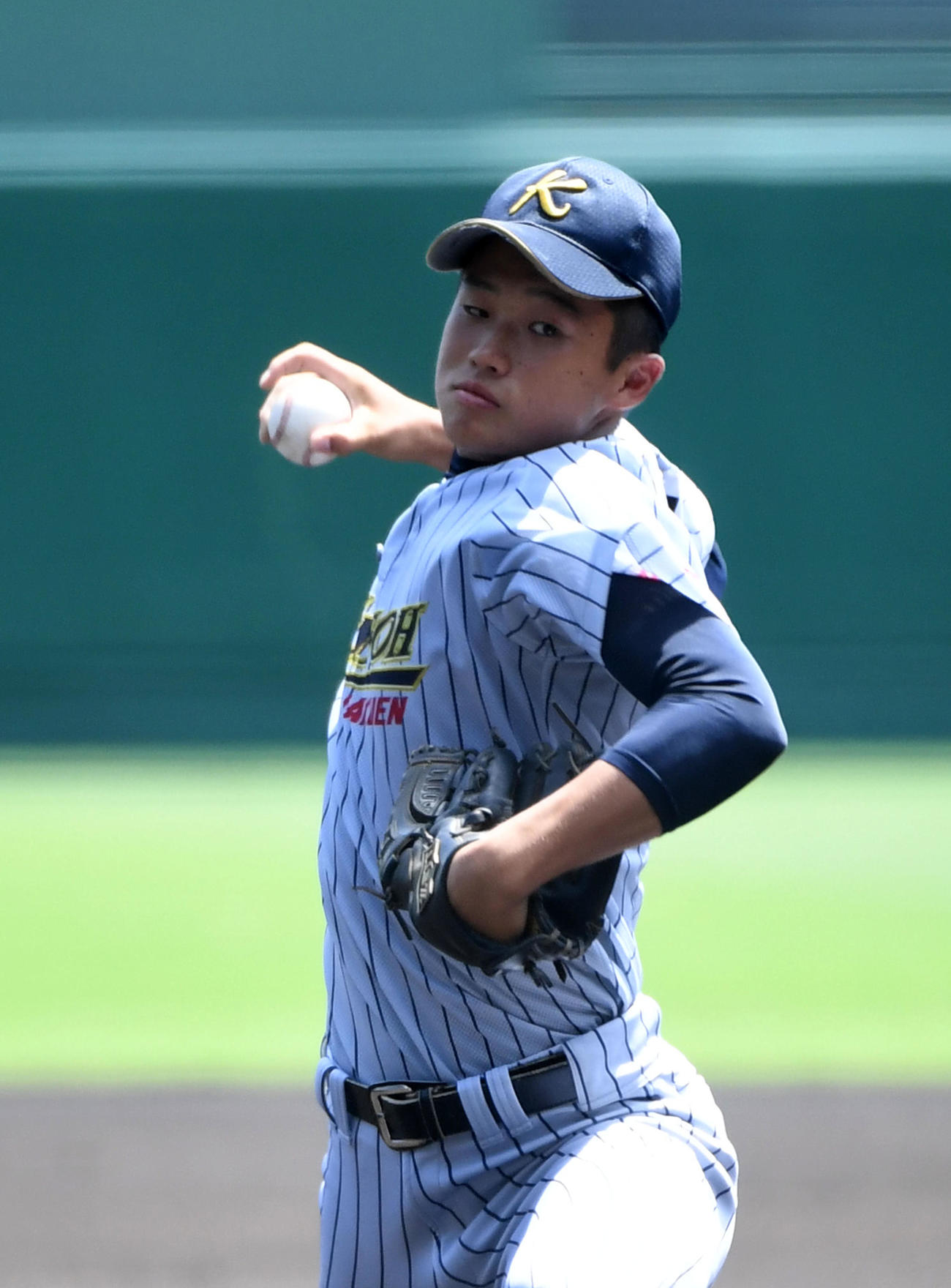 鹿児島城西対加藤学園　力投する加藤学園の肥沼（撮影・前岡正明）