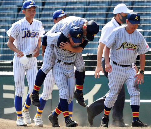 加藤学園・勝又主将「恩返しになった」甲子園初勝利 - 高校野球 : 日刊