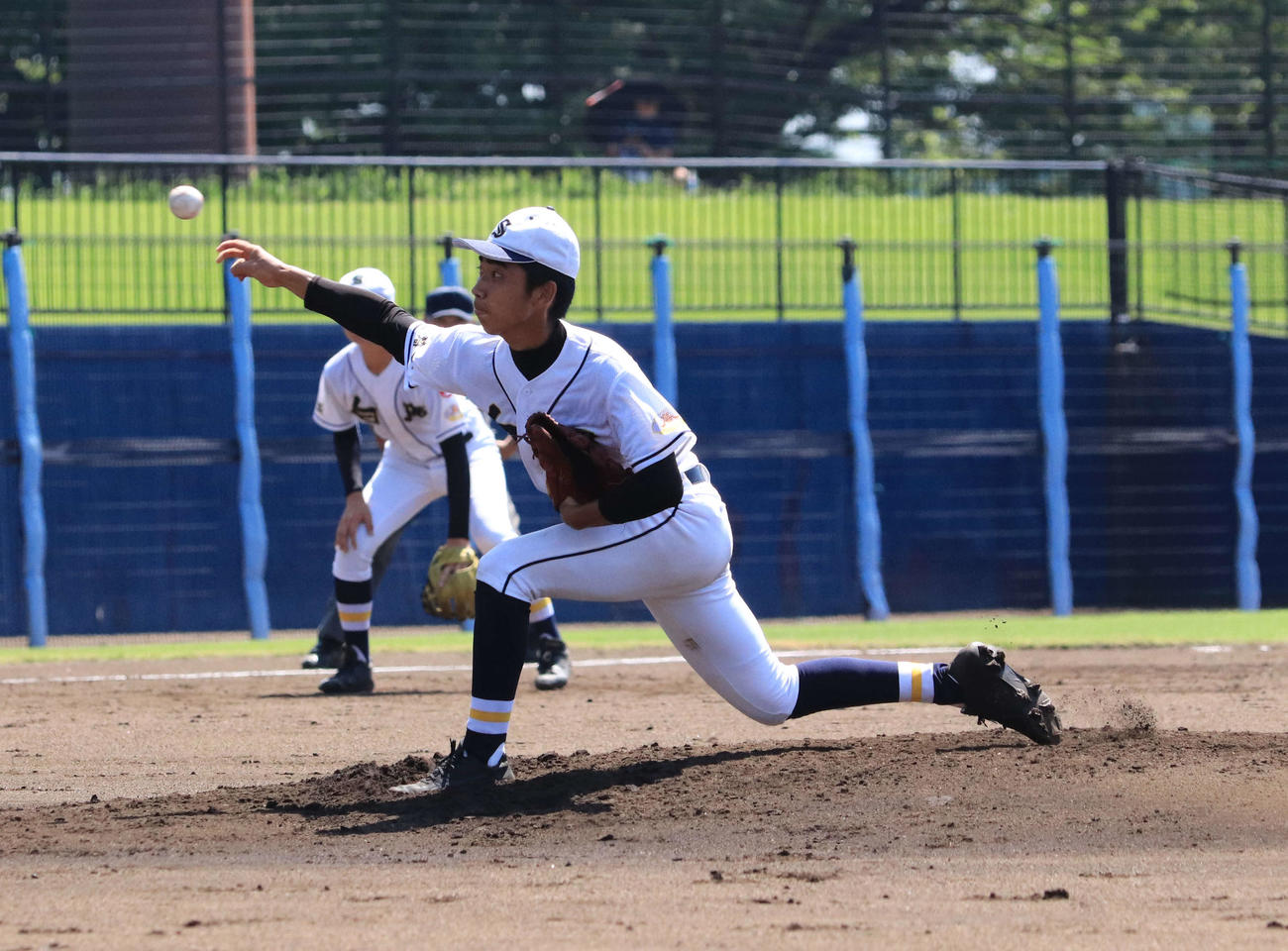叡明対白岡　連日の先発も7回4失点の力投で勝利に貢献した白岡・谷島雄輝（撮影・小早川宗一郎）