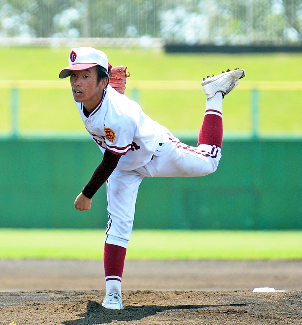 3失点で完投勝利を挙げた小山・根上（撮影・神谷亮磨）
