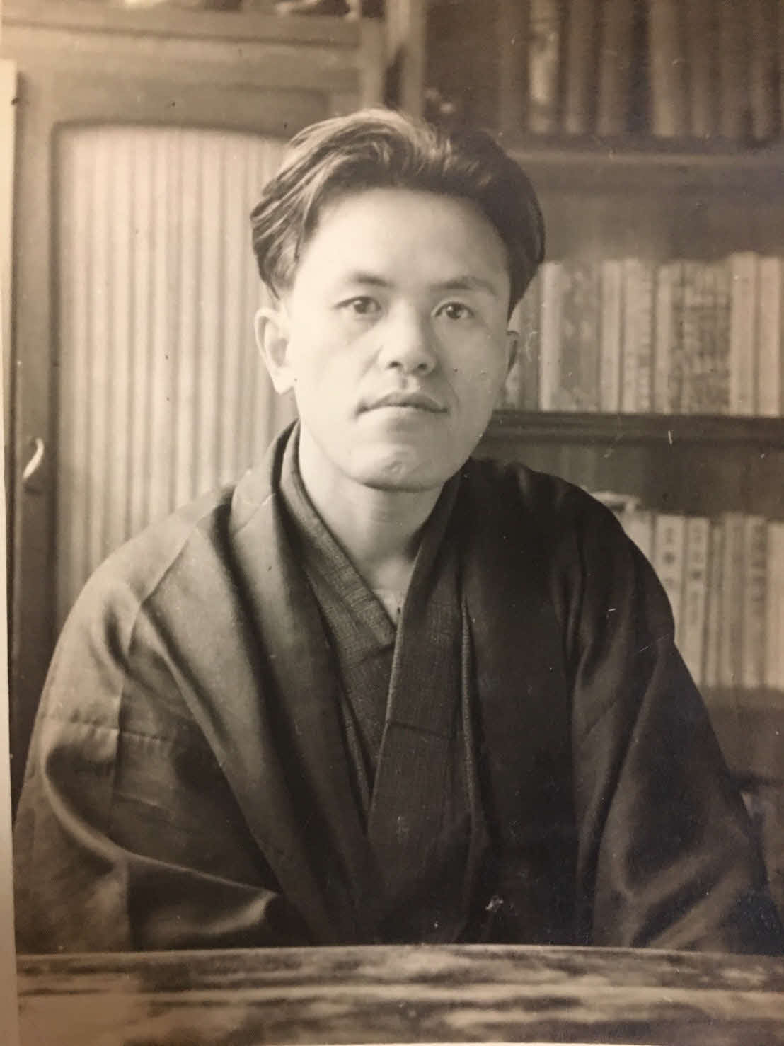 「栄冠は君に輝く」を作詞した若き日の加賀大介さん（加賀道子さん提供）