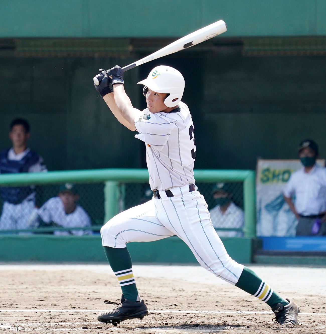 3回表昌平2死一、二塁、左越えに逆転3点本塁打を放つ渡辺（撮影・江口和貴）
