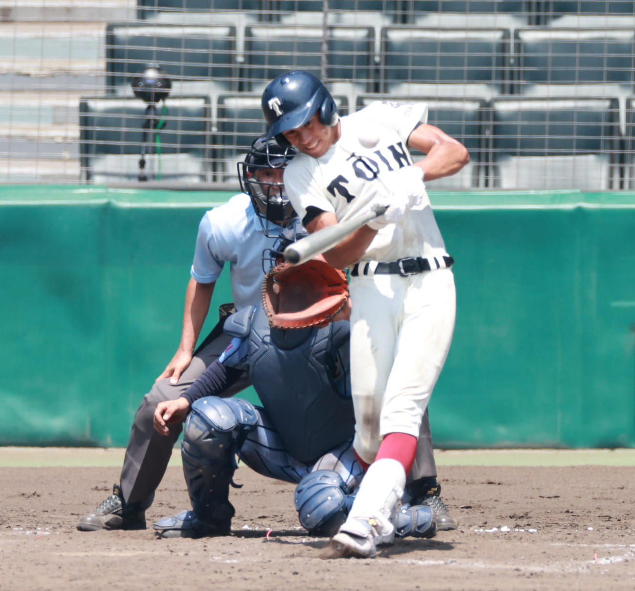 東海大相模対大阪桐蔭　8回裏大阪桐蔭1死二、三塁、左前へ勝ち越し2点適時打を放つ	薮井（撮影・清水貴仁）