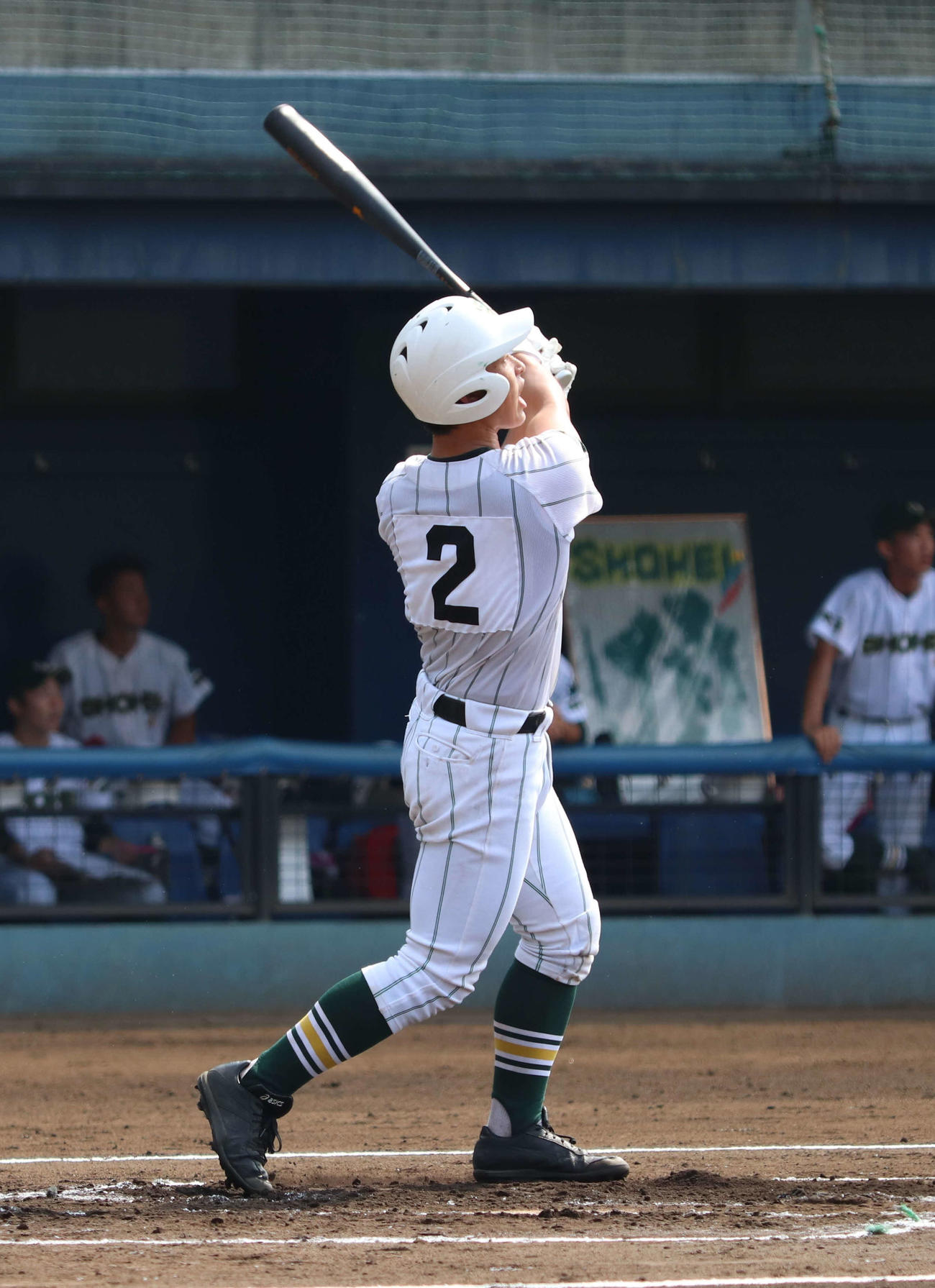 庄和対昌平　1回裏昌平2死二塁、左越え2ラン本塁打を放つ沼生（撮影・沢田直人）