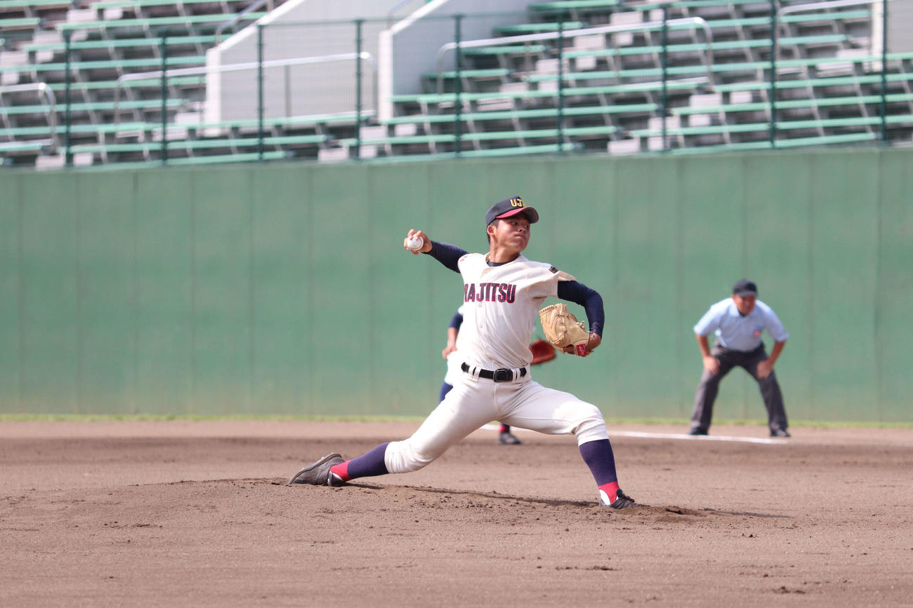 浦和実対浦和学院　浦和実　6回を完投したが、南部地区決勝で敗れる豆田（撮影・沢田直人）