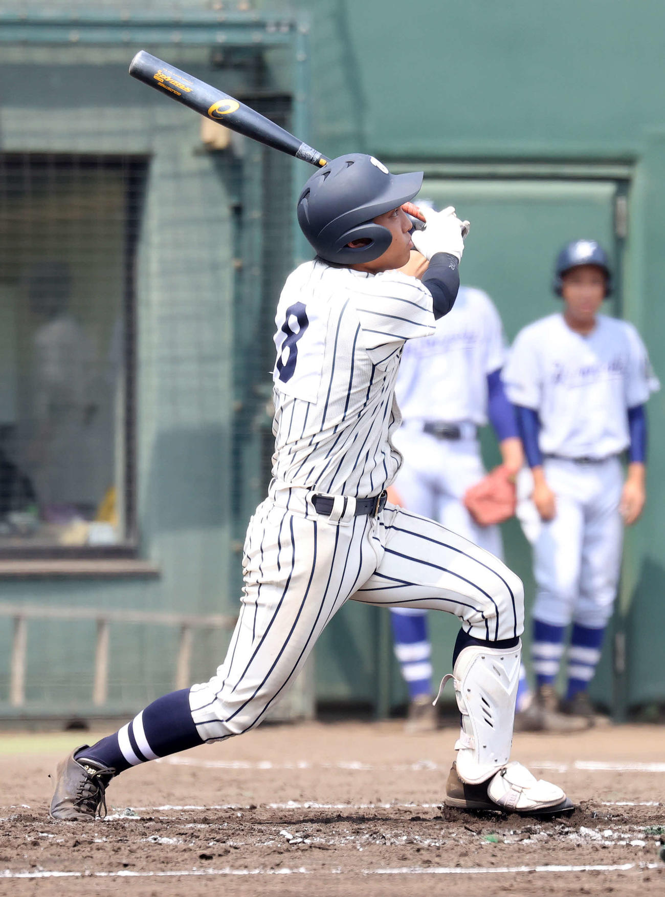 東海大相模対平塚学園　2回表東海大相模2死一、三塁、鵜沼は左越え本塁打を放つ（撮影・鈴木正人）